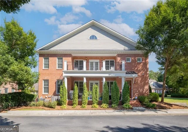 Photo 1 of Townhouse for sale at 1881 Manor Est, Atlanta, GA 30341 | MLS# 10834149 | Listing updated on 2026-09-10