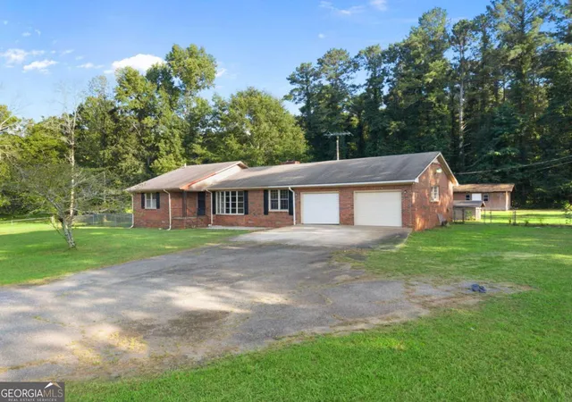Photo 1 of Sale Pending at 2633 Blacks Bluff Rd Sw, Rome, GA 30161 | MLS# 10815099 | Listing updated on 2026-08-25