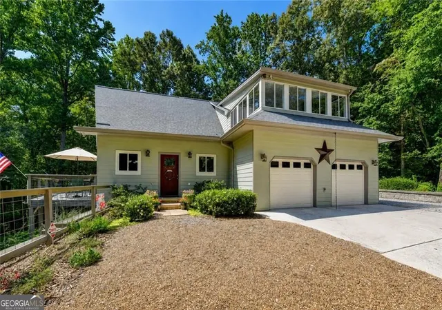 Photo 1 of Single family home for sale at 6173 Pine Cir, Flowery Branch, GA 30542 | MLS# 10825768 | Listing updated on 2026-08-27