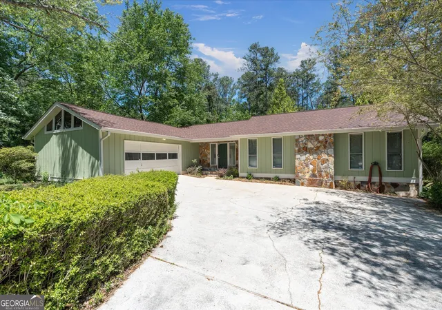 Homes for sale in Carrollton, GA | 110 Lake Terrace Ct, Carrollton, GA 30117 | MLS# 10759146