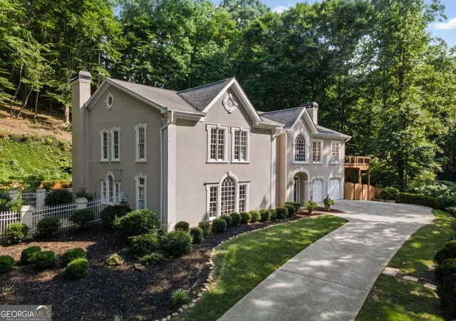 Photo 3 of Single family home for sale at 1260 Oakhaven Dr, Roswell, GA 30075 | MLS# 10795305 | Listing updated on 2026-08-12