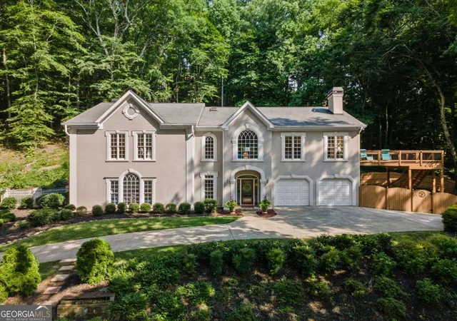 Photo 3 of Single family home for sale at 1260 Oakhaven Dr, Roswell, GA 30075 | MLS# 10795305 | Listing updated on 2026-08-12