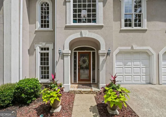 Photo 4 of Single family home for sale at 1260 Oakhaven Dr, Roswell, GA 30075 | MLS# 10795305 | Listing updated on 2026-08-12