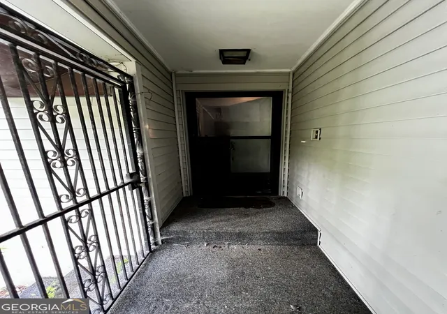 Photo 3 of Single family home for sale at 946 Fair Oaks Dr, Macon, GA 31204 | MLS# 10572120 | Listing updated on 2026-07-28