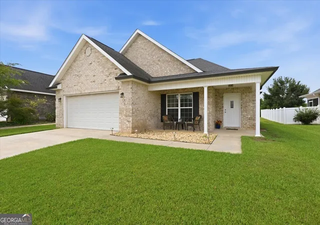 Photo 1 of Single family home for sale at 305 Lamplight Dr, Byron, GA 31008 | MLS# 10836655 | Listing updated on 2026-09-14