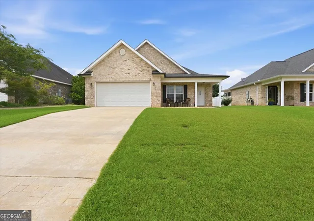 Photo 35 of Single family home for sale at 305 Lamplight Dr, Byron, GA 31008 | MLS# 10836655 | Listing updated on 2026-09-14
