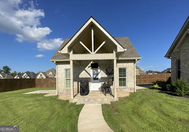 Photo 3 of Sale Pending at 323 Woodlands Blvd, Kathleen, GA 31047 | MLS# 10830677 | Listing updated on 2026-08-26
