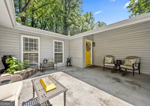 3rd image of 476 S Susan Creek Dr, Stone Mountain, GA 30083 | MLS# 10812252