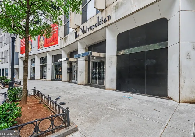 Listing Photo 2 - Condo for sale in building located at 20 Marietta St Nw, Atlanta, GA 30303 - Unit #13F