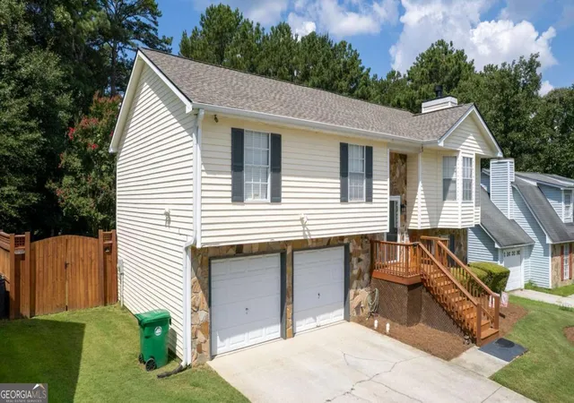 1st image of 1046 Redan Trace, Stone Mountain, GA 30088 | MLS# 10827903