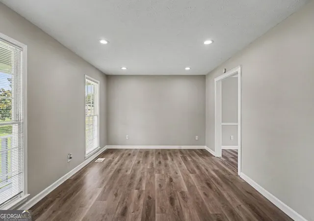 Photo 3 of Single family home for sale at 125 Beacon Dr, Fayetteville, GA 30215 | MLS# 10825720 | Listing updated on 2026-08-27