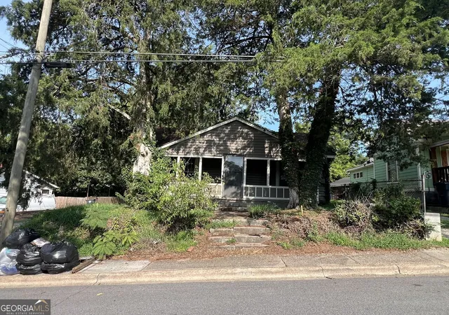 Photo 2 of Single family home for sale at 729 High St Se, Gainesville, GA 30501 | MLS# 10827284 | Listing updated on 2026-08-31