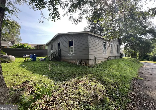Photo 3 of Single family home for sale at 729 High St Se, Gainesville, GA 30501 | MLS# 10827284 | Listing updated on 2026-08-31