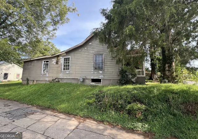 Photo 3 of Single family home for sale at 729 High St Se, Gainesville, GA 30501 | MLS# 10827284 | Listing updated on 2026-08-31