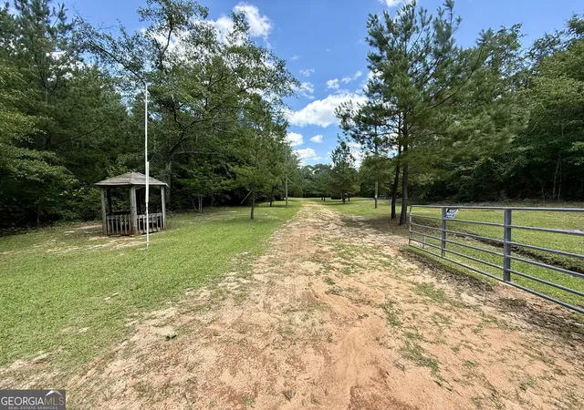 3rd image of 47 Pauline Dr, Reynolds, GA 31076 | MLS# 10814194