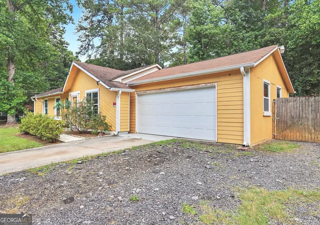 Photo 2 of Single family home for sale at 9018 Huntwood Ln, Riverdale, GA 30274 | MLS# 10800962 | Listing updated on 2026-09-08