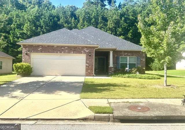 Photo 1 of Single family home for sale at 864 Crescent Ln, Griffin, GA 30224 | MLS# 10822739 | Listing updated on 2026-09-18