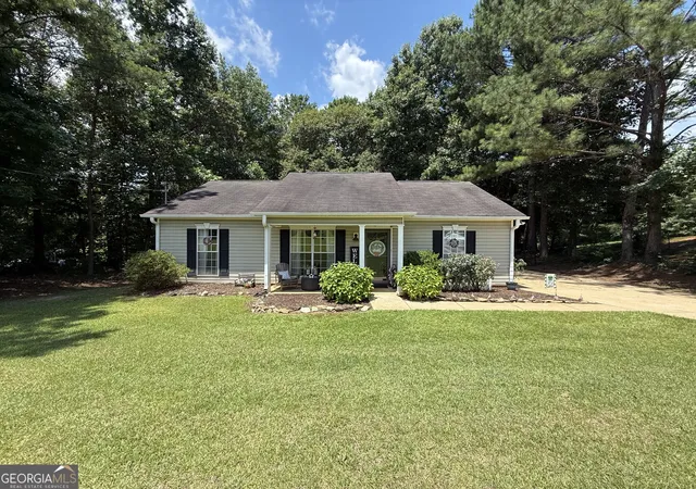 Homes for sale in Lagrange, GA | 425 Hampton Green Dr, Lagrange, GA 30240 | MLS# 10802022