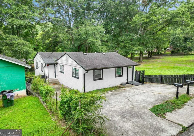 Photo 2 of Multi family home for sale at 556 Cairo St Nw, Atlanta, GA 30314 | MLS# 10815649 | Listing updated on 2026-08-13