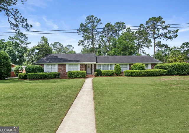 26th image of 147 W Magnolia St, Jesup, GA 31545 | MLS# 10815487
