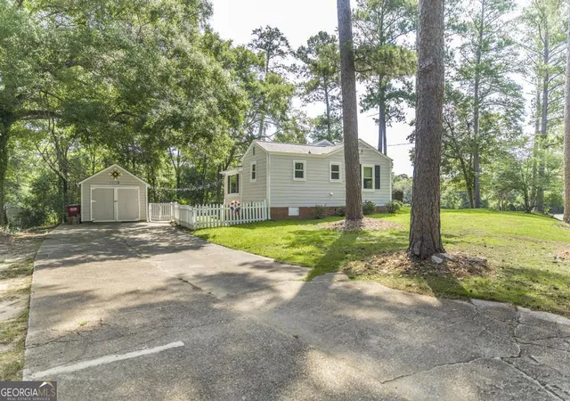 Homes for sale in Macon, GA | 2411 Old Holton Rd, Macon, GA 31204 | MLS# 10799234