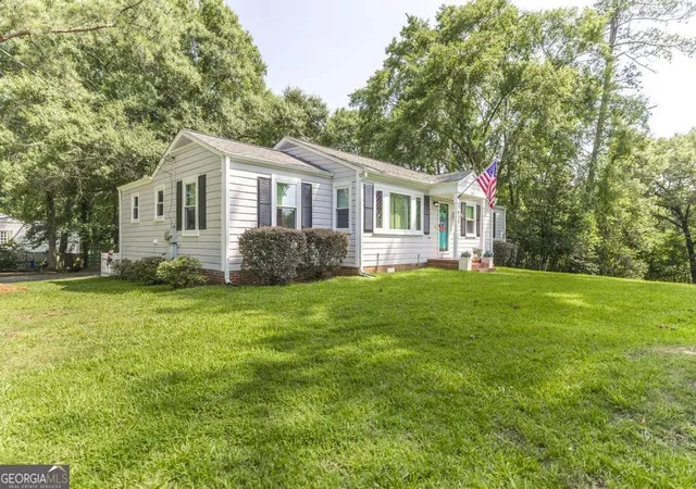 Homes for sale in Macon, GA | 2411 Old Holton Rd, Macon, GA 31204 | MLS# 10799234