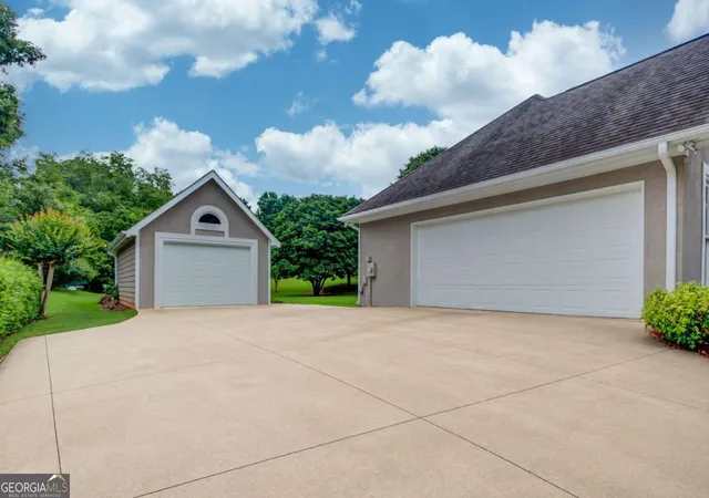 Photo 2 of Single family home for sale at 6362 Chestnut Pkwy, Flowery Branch, GA 30542 | MLS# 10774376 | Listing updated on 2026-09-23