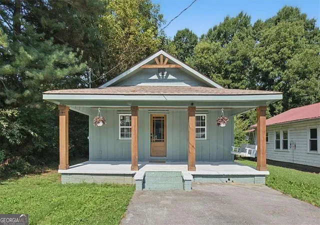 Single family home for sale at 607 Harlan St, Calhoun, GA 30701 | MLS# 10873108