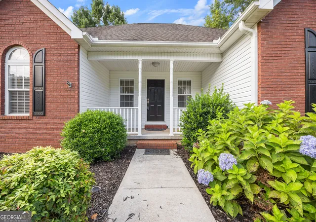 Photo 3 of Single family home for sale at 20 Alcovy Forest Wy, Covington, GA 30014 | MLS# 10820001 | Listing updated on 2026-09-22