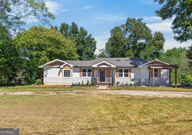 Photo 1 of Single family home for sale at 813 Tyus Rd, Bowdon, GA 30108 | MLS# 10870897 | Listing updated on 2026-10-29