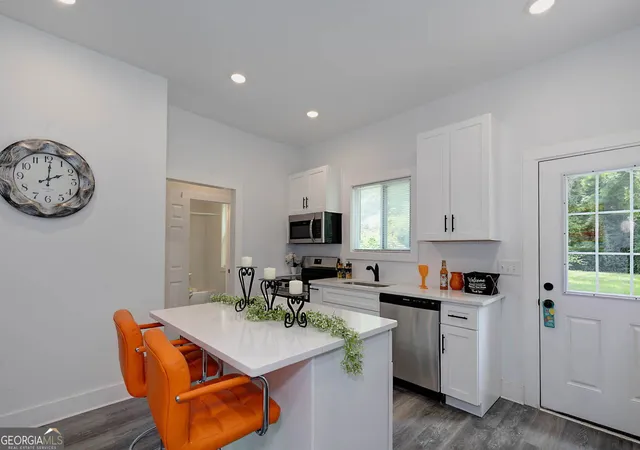 Photo 3 of Single family home for sale at 404 Jefferson St, Lagrange, GA 30240 | MLS# 10834144 | Listing updated on 2026-09-11