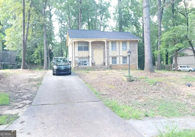 Photo 2 of Single family home for sale at 3095 Fern Valley Dr Sw, Marietta, GA 30008 | MLS# 10822892 | Listing updated on 2026-08-24