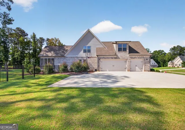 Photo 2 of Sale Pending at 2513 Lily Ln, Statham, GA 30666 | MLS# 10829146 | Listing updated on 2026-09-11