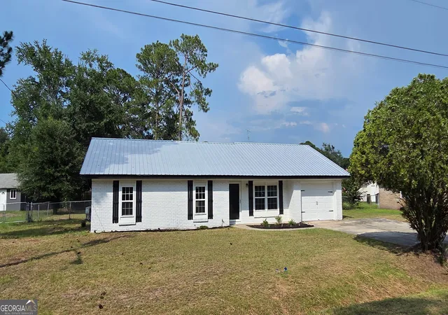 2nd image of 656 Mahoney Rd, Hinesville, GA 31313 | MLS# 10798063