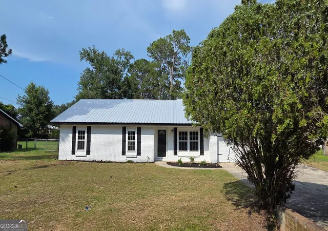 3rd image of 656 Mahoney Rd, Hinesville, GA 31313 | MLS# 10798063