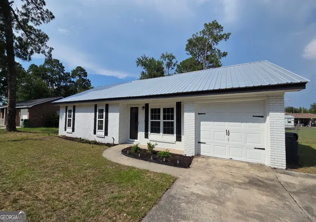 4th image of 656 Mahoney Rd, Hinesville, GA 31313 | MLS# 10798063