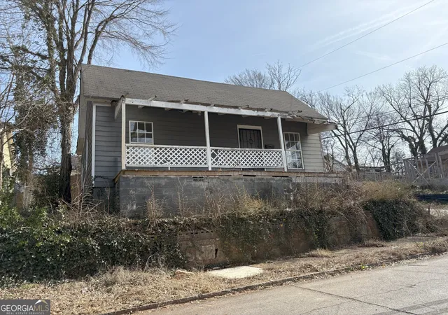 Homes for sale in Atlanta, GA | 934 Smith St Sw, Atlanta, GA 30310 | MLS# 10678466