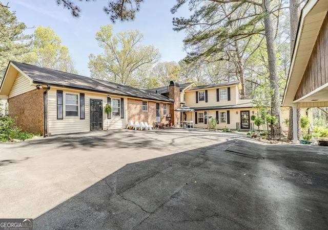 Photo 3 of Single family home for sale at 103 Rolling Oaks Dr NW, Rome, GA 30165 | MLS# 10726509 | Listing updated on 2026-09-11