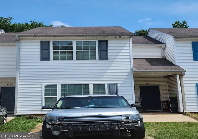 Photo 1 of Sale Pending at 1707 Carrington Dr, Griffin, GA 30224 | MLS# 10819763 | Listing updated on 2026-09-03