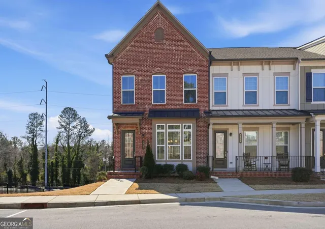 Townhouse for sale at 3317 Park Pointe Cir, Scottdale, GA 30079 | MLS# 10822652
