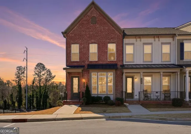 Photo 2 of Townhouse for sale at 3317 Park Pointe Cir, Scottdale, GA 30079 | MLS# 10822652 | Listing updated on 2026-09-13