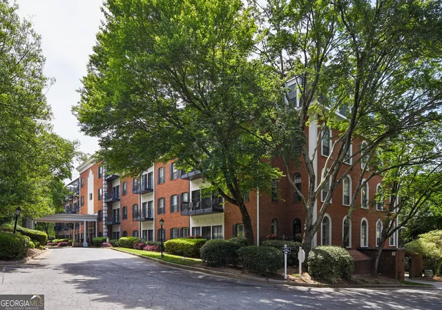 2nd image of 2921 Lenox Rd, Atlanta, GA 30324