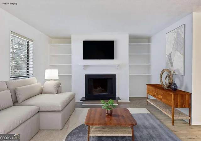 Listing Photo 5 - Condo for sale in building located at 106 Cedar Ct SE, Marietta, GA 30067