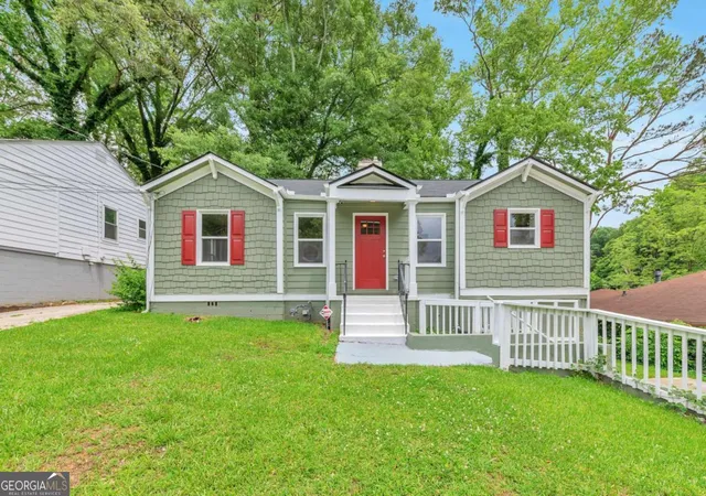1st image of 880 Pinehurst Ter Sw, Atlanta, GA 30310 | MLS# 10802085
