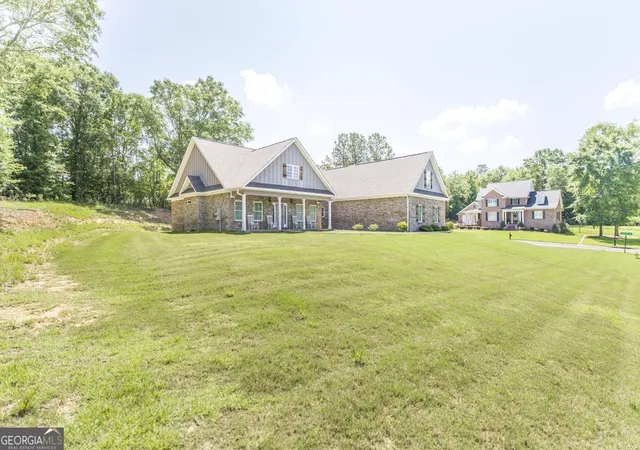 Photo 1 of Single family home for sale at 374 Carrick Wy, Macon, GA 31210 | MLS# 10784090 | Listing updated on 2026-09-16
