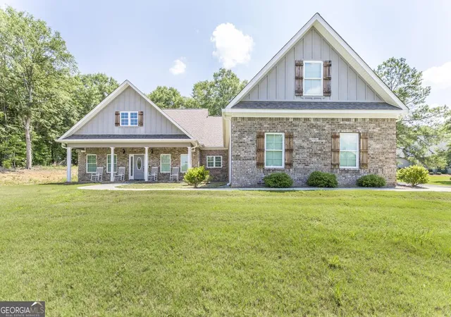 Photo 3 of Single family home for sale at 374 Carrick Wy, Macon, GA 31210 | MLS# 10784090 | Listing updated on 2026-09-16
