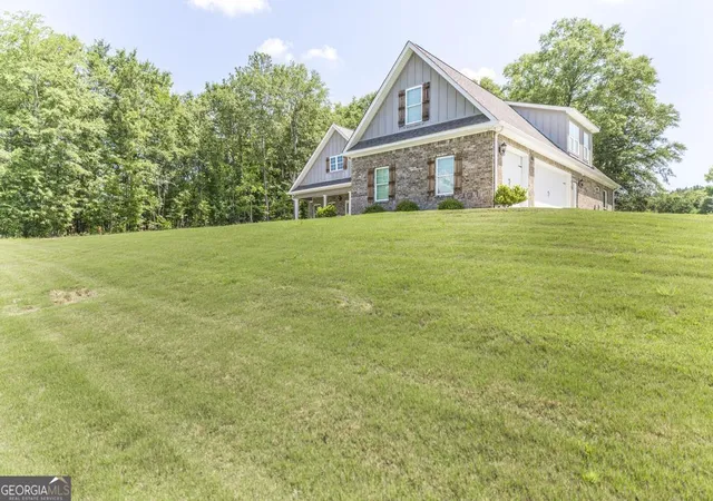 Photo 3 of Single family home for sale at 374 Carrick Wy, Macon, GA 31210 | MLS# 10784090 | Listing updated on 2026-09-16