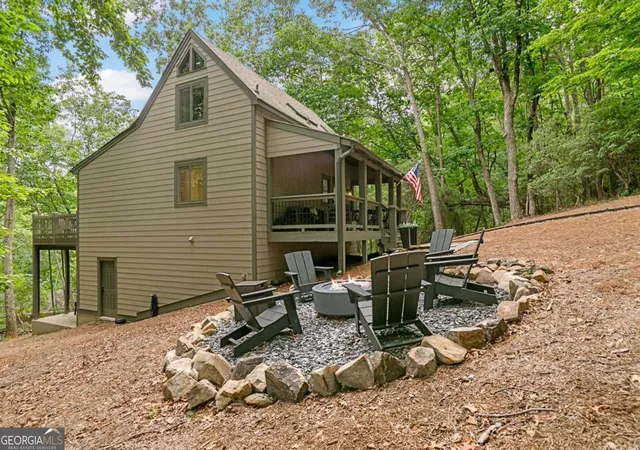 Photo 3 of Single family home for sale at 233 Lone Wolf Trl, Jasper, GA 30143 | MLS# 10791039 | Listing updated on 2026-09-17