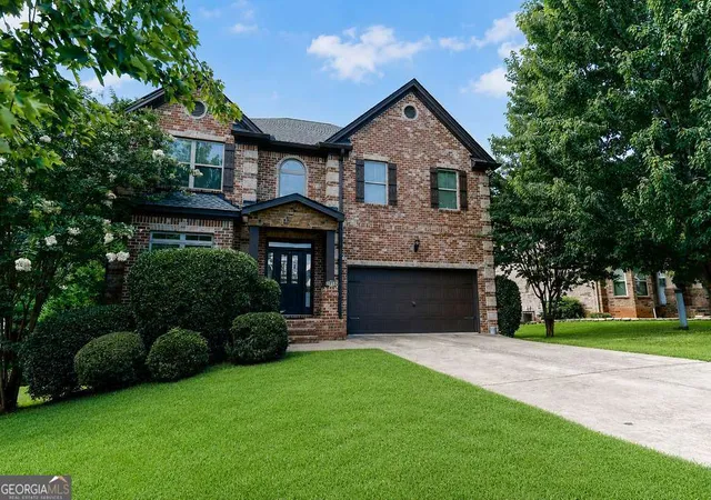 Photo 2 of Single family home for sale at 2098 Murry Trl, Morrow, GA 30260 | MLS# 10809502 | Listing updated on 2026-09-10