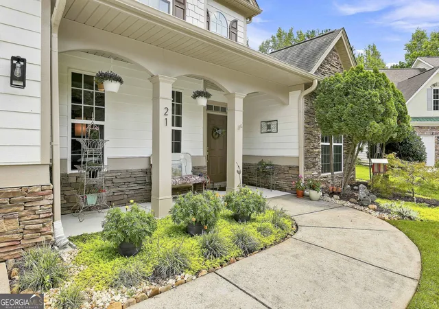 Photo 3 of Sale Pending at 21 Ashville Ct, Newnan, GA 30265 | MLS# 10829236 | Listing updated on 2026-08-28